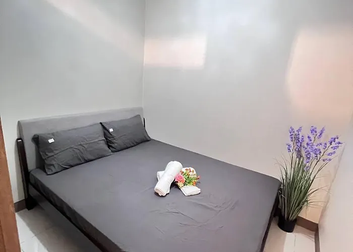 Unistay Coast Res R31 W Bal Sunset Vw Worldtrade Apartment *