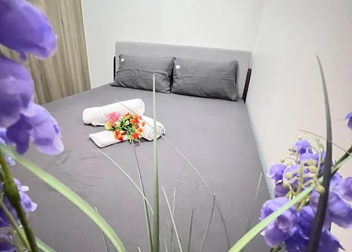 Unistay Coast Res R31 W Bal Sunset Vw Worldtrade Apartment Manila
