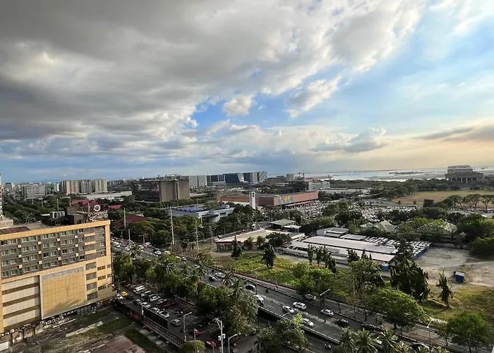 Unistay Coast Res R31 W Bal Sunset Vw Worldtrade Manila